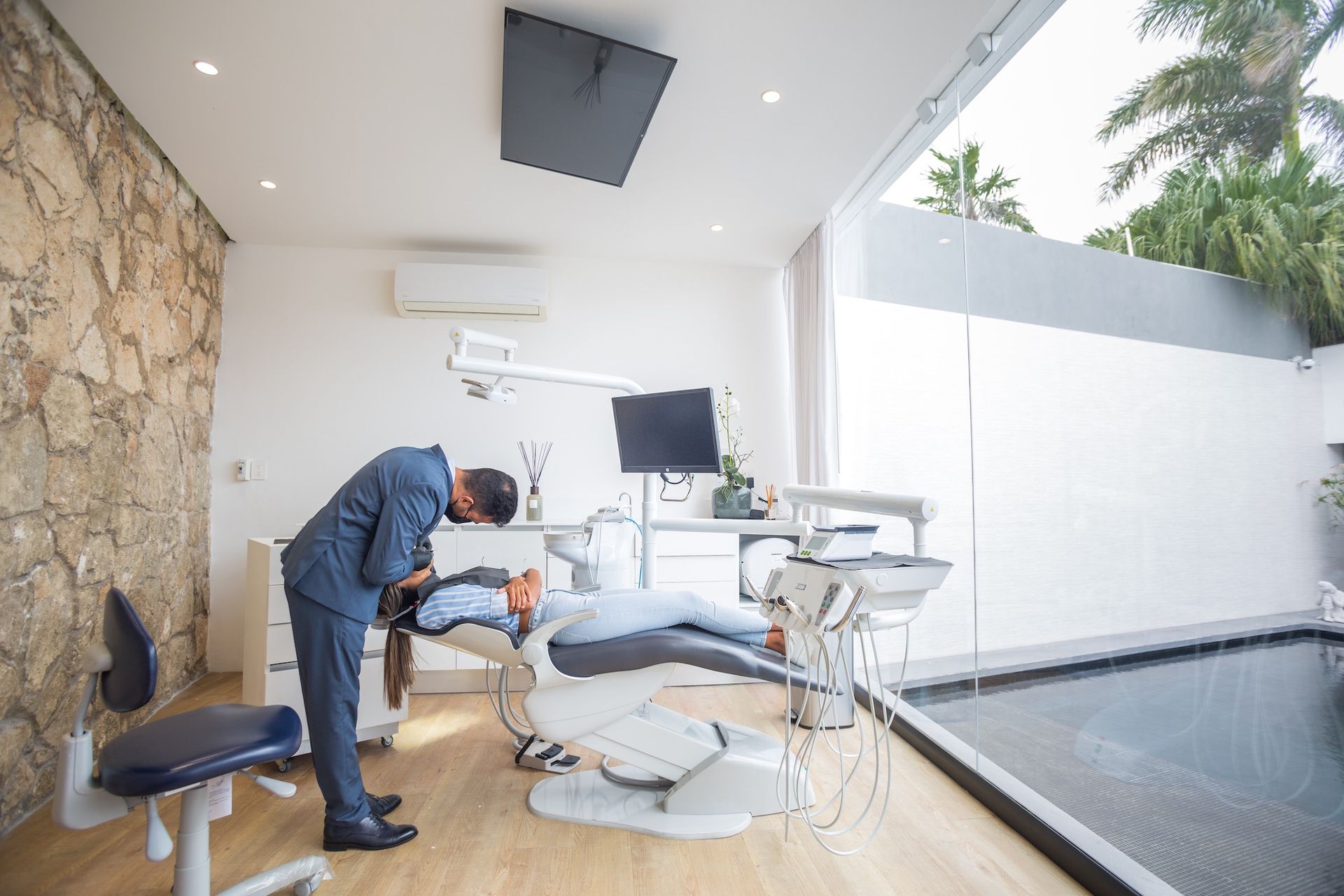 Salle d'examen dentaire au design ergonomique