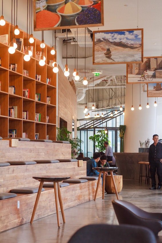 Salle de détente bureaux en bois